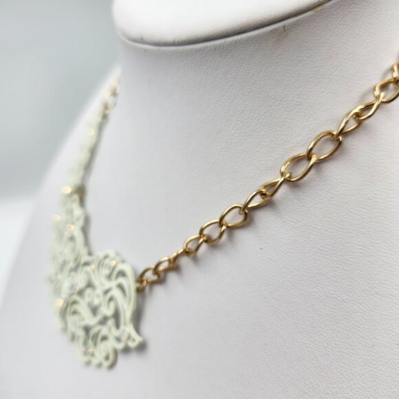 White Metal Fairy Necklace - Picture 4 of 9